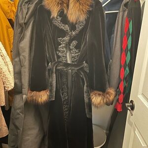 Vintage Luxurious Black REAL Mink Fur Trimmed Coat